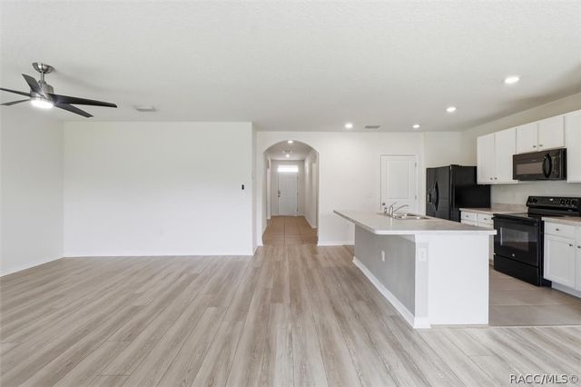 3592 N Burroughs Path, Beverly Hills, FL 34465
