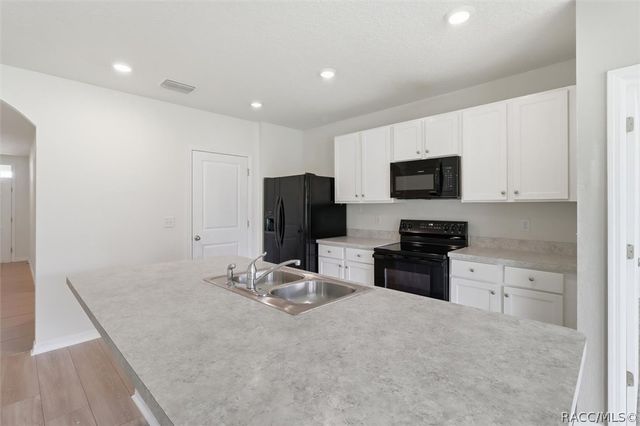 3592 N Burroughs Path, Beverly Hills, FL 34465