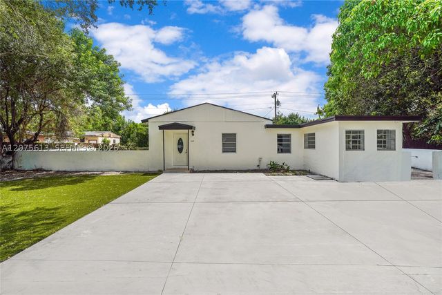 360 NW 179th Ter, Miami Gardens, FL 33169