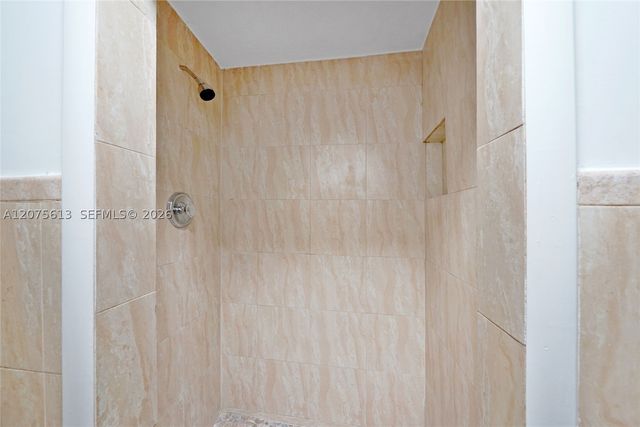 360 NW 179th Ter, Miami Gardens, FL 33169