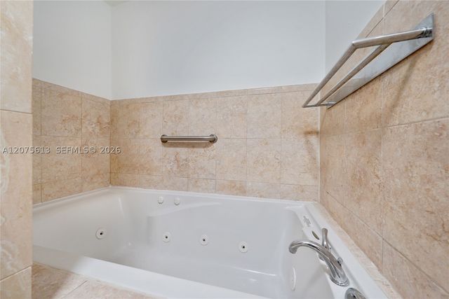 360 NW 179th Ter, Miami Gardens, FL 33169