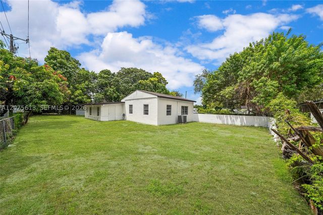 360 NW 179th Ter, Miami Gardens, FL 33169