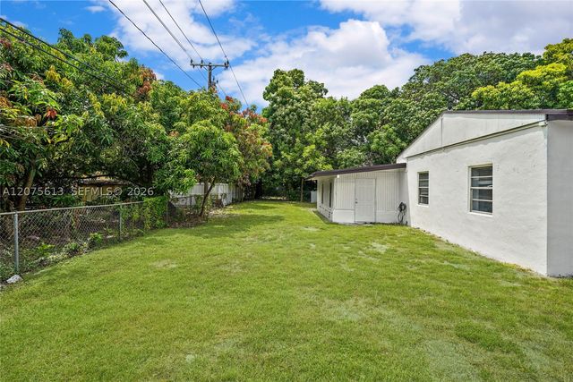 360 NW 179th Ter, Miami Gardens, FL 33169