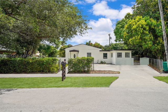 360 NW 179th Ter, Miami Gardens, FL 33169