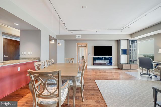 1111 19TH ST N #2703, Arlington, VA 22209