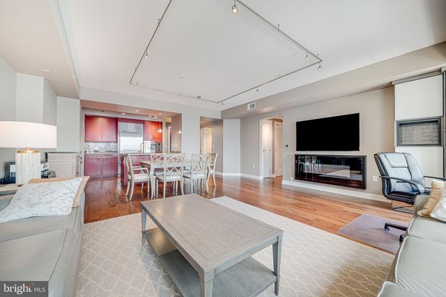 1111 19TH ST N #2703, Arlington, VA 22209