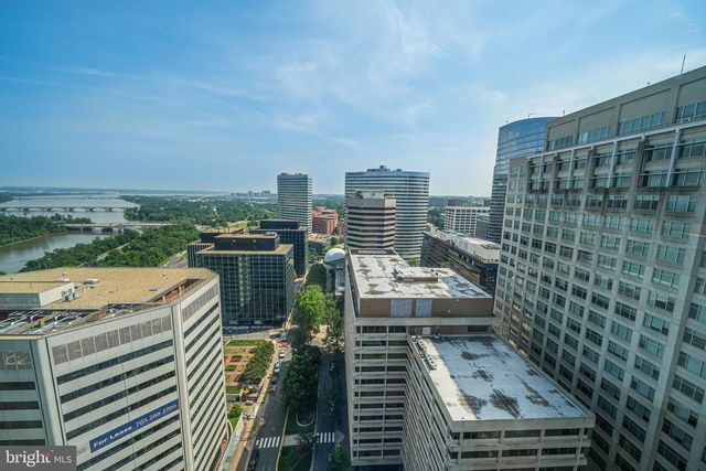 1111 19TH ST N #2703, Arlington, VA 22209