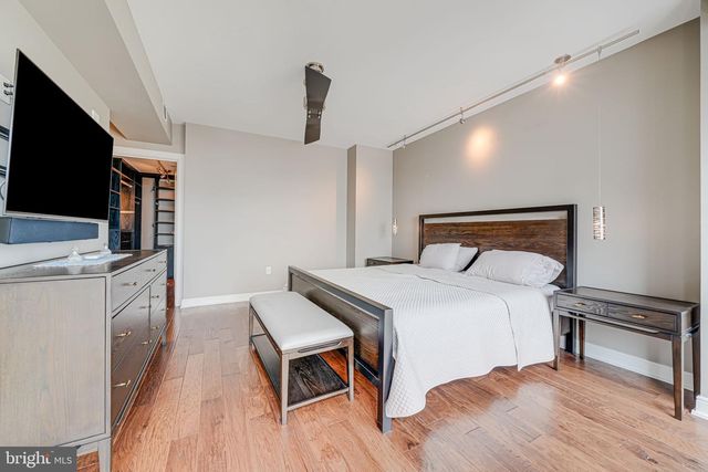 1111 19TH ST N #2703, Arlington, VA 22209