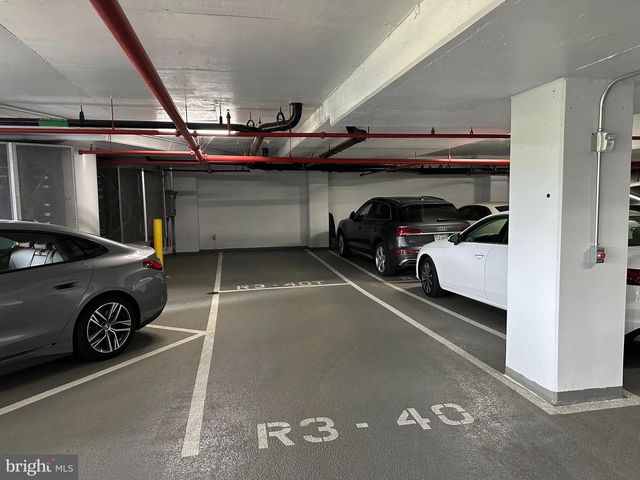 1111 19TH ST N #2703, Arlington, VA 22209