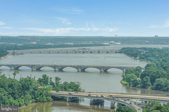 1111 19TH ST N #2703, Arlington, VA 22209