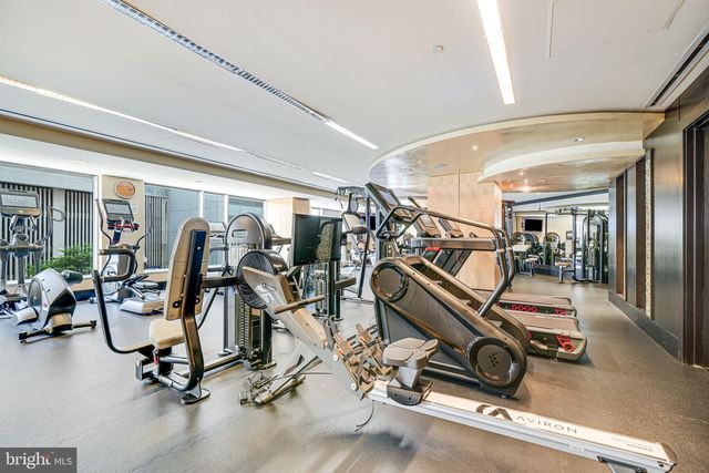 1111 19TH ST N #2703, Arlington, VA 22209