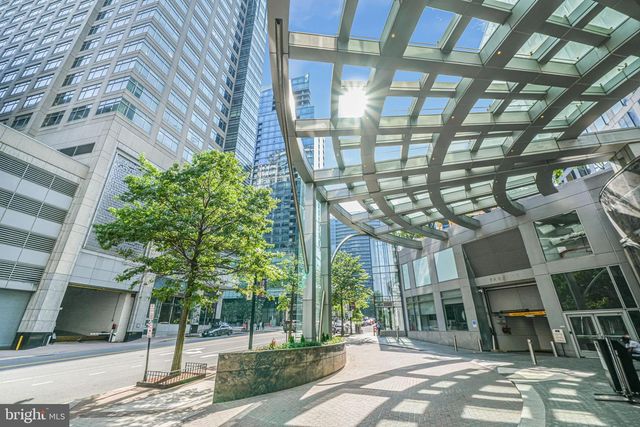 1111 19TH ST N #2703, Arlington, VA 22209