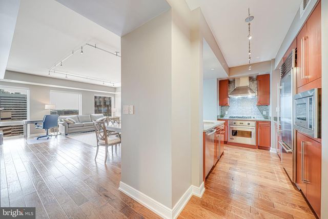 1111 19TH ST N #2703, Arlington, VA 22209