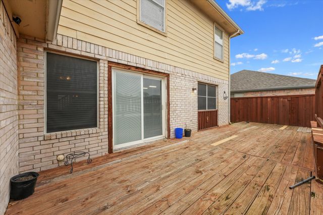 1818 Cedar Ridge Drive, Mesquite, TX 75181