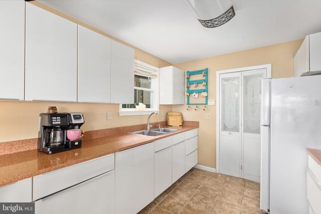 20947 RIDGE RD, Colonial Beach, VA 22443