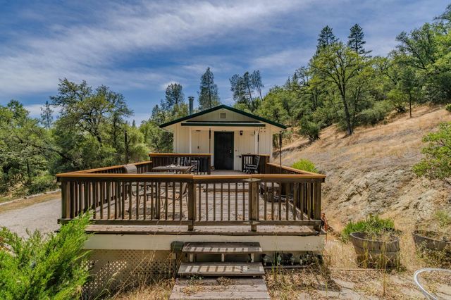 8531 Sheep Ranch Rd, Mountain Ranch, CA 95246