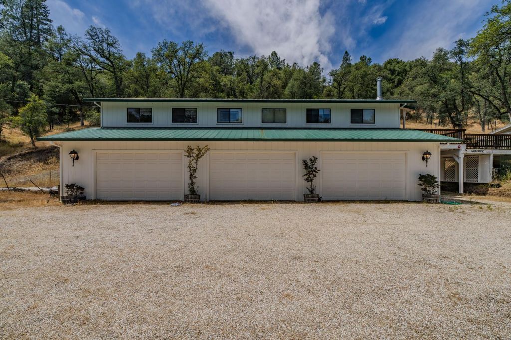 8531 Sheep Ranch Rd, Mountain Ranch, CA 95246