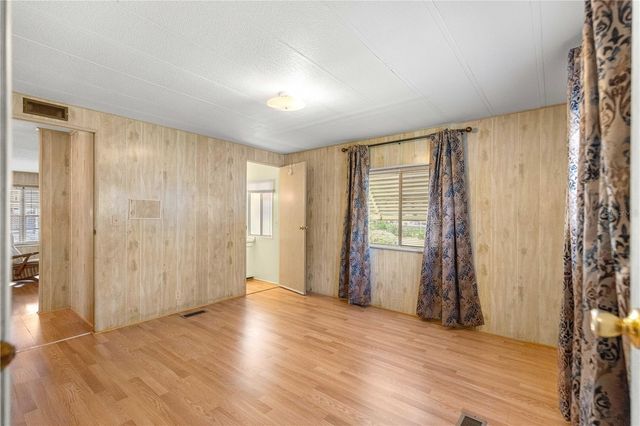 10495 SE 130TH LANE, Ocklawaha, FL 32179