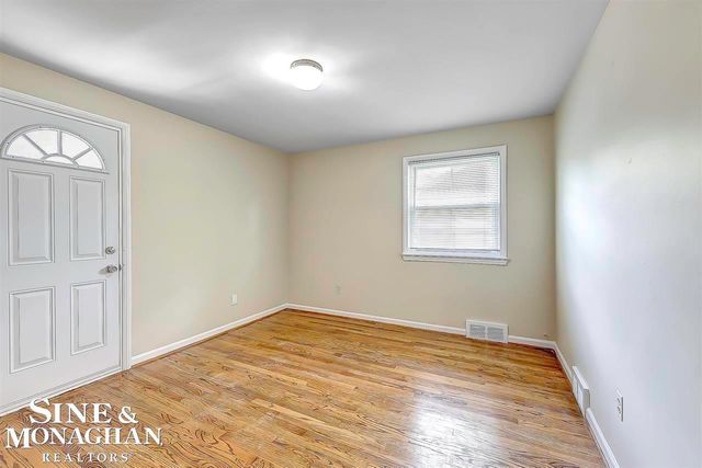 814 Harcourt Road, Grosse Pointe Park, MI 48230