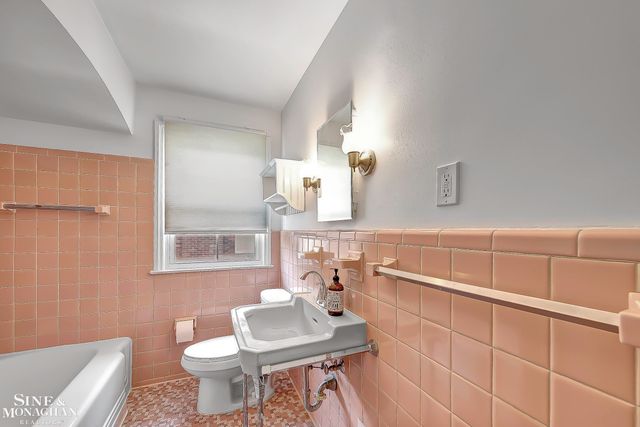 814 Harcourt Road, Grosse Pointe Park, MI 48230