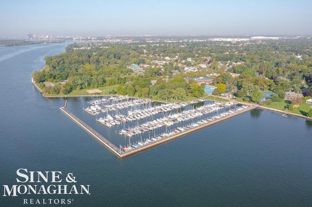 814 Harcourt Road, Grosse Pointe Park, MI 48230