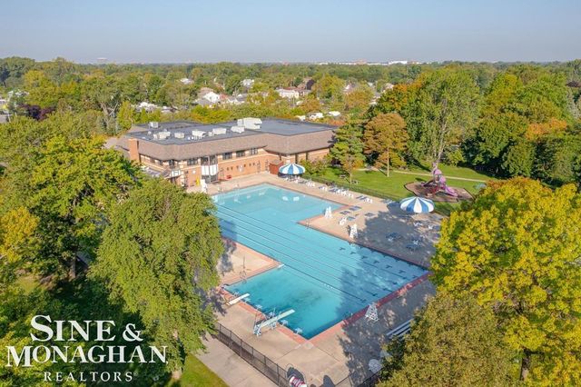 814 Harcourt Road, Grosse Pointe Park, MI 48230