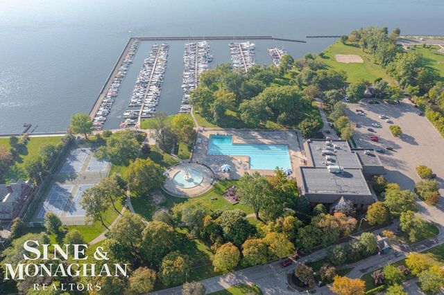 814 Harcourt Road, Grosse Pointe Park, MI 48230