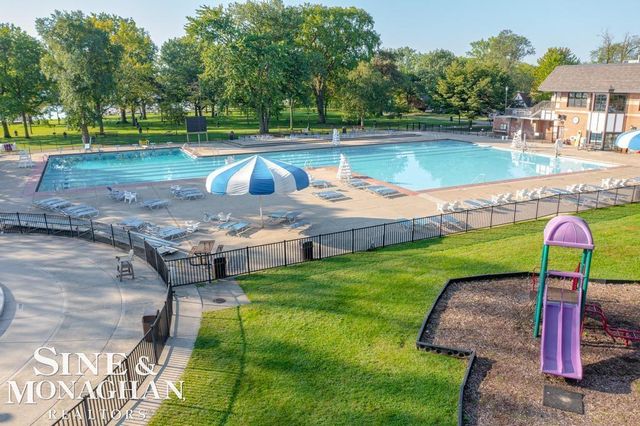 814 Harcourt Road, Grosse Pointe Park, MI 48230