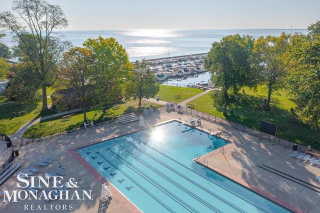 814 Harcourt Road, Grosse Pointe Park, MI 48230