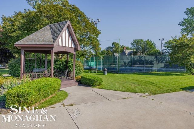 814 Harcourt Road, Grosse Pointe Park, MI 48230