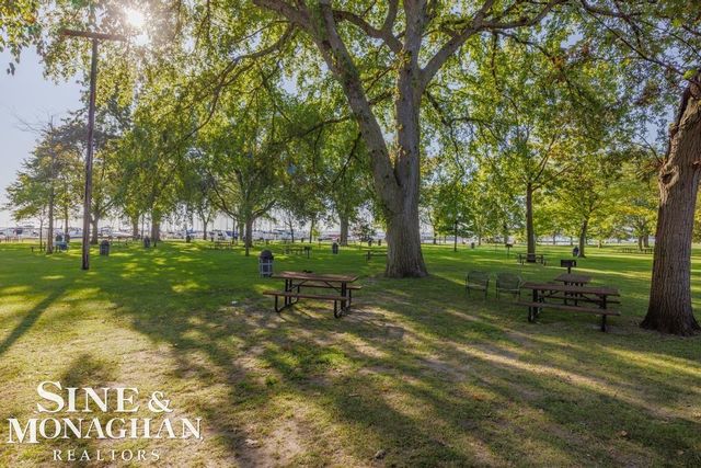 814 Harcourt Road, Grosse Pointe Park, MI 48230