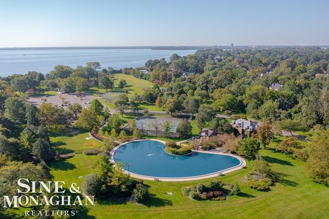 814 Harcourt Road, Grosse Pointe Park, MI 48230