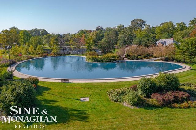 814 Harcourt Road, Grosse Pointe Park, MI 48230