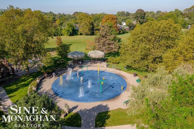 814 Harcourt Road, Grosse Pointe Park, MI 48230