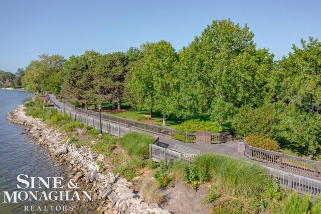 814 Harcourt Road, Grosse Pointe Park, MI 48230