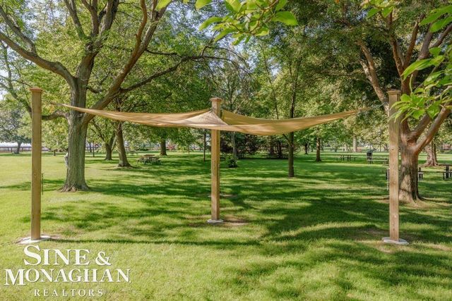 814 Harcourt Road, Grosse Pointe Park, MI 48230