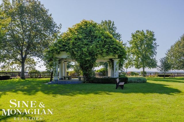 814 Harcourt Road, Grosse Pointe Park, MI 48230