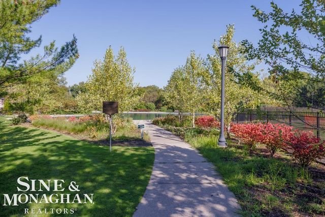 814 Harcourt Road, Grosse Pointe Park, MI 48230