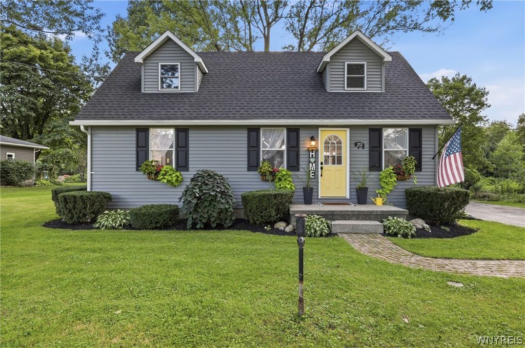 212 Schwartz Road, Lancaster, NY 14086