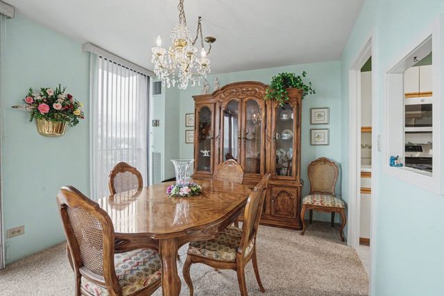 1800 7TH Street 5D, East Moline, IL 61244