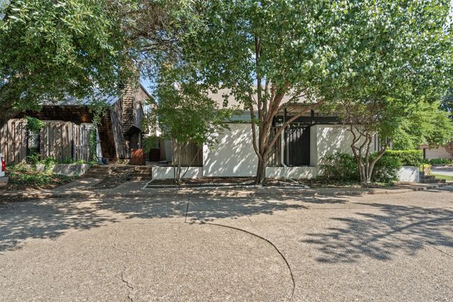 4702 Harley Avenue, Fort Worth, TX 76107