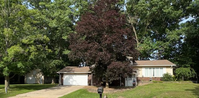 48963 Ye Olde Woods, Mattawan, MI 49071