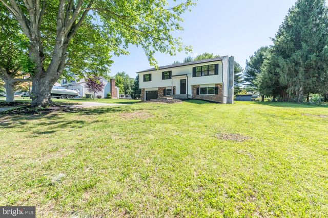 1005 ERICSSON DR, Coatesville, PA 19320