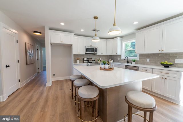 1005 ERICSSON DR, Coatesville, PA 19320