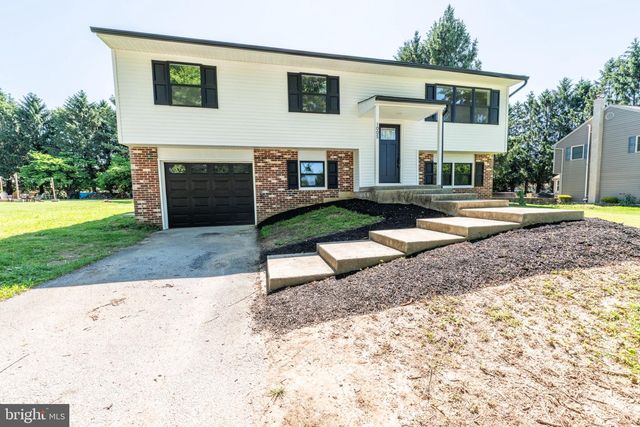 1005 ERICSSON DR, Coatesville, PA 19320