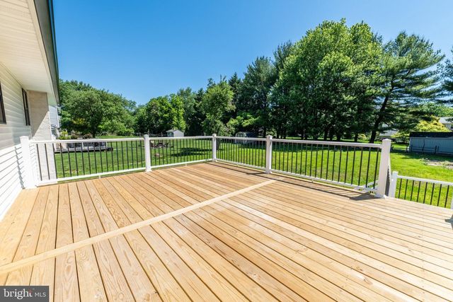 1005 ERICSSON DR, Coatesville, PA 19320