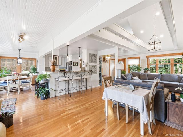 175 Taft Crescent, Centerport, NY 11721