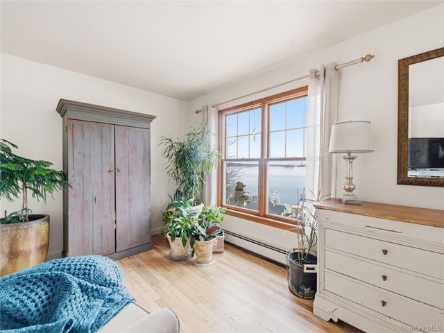 175 Taft Crescent, Centerport, NY 11721