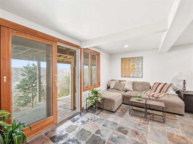 175 Taft Crescent, Centerport, NY 11721