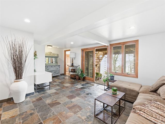 175 Taft Crescent, Centerport, NY 11721